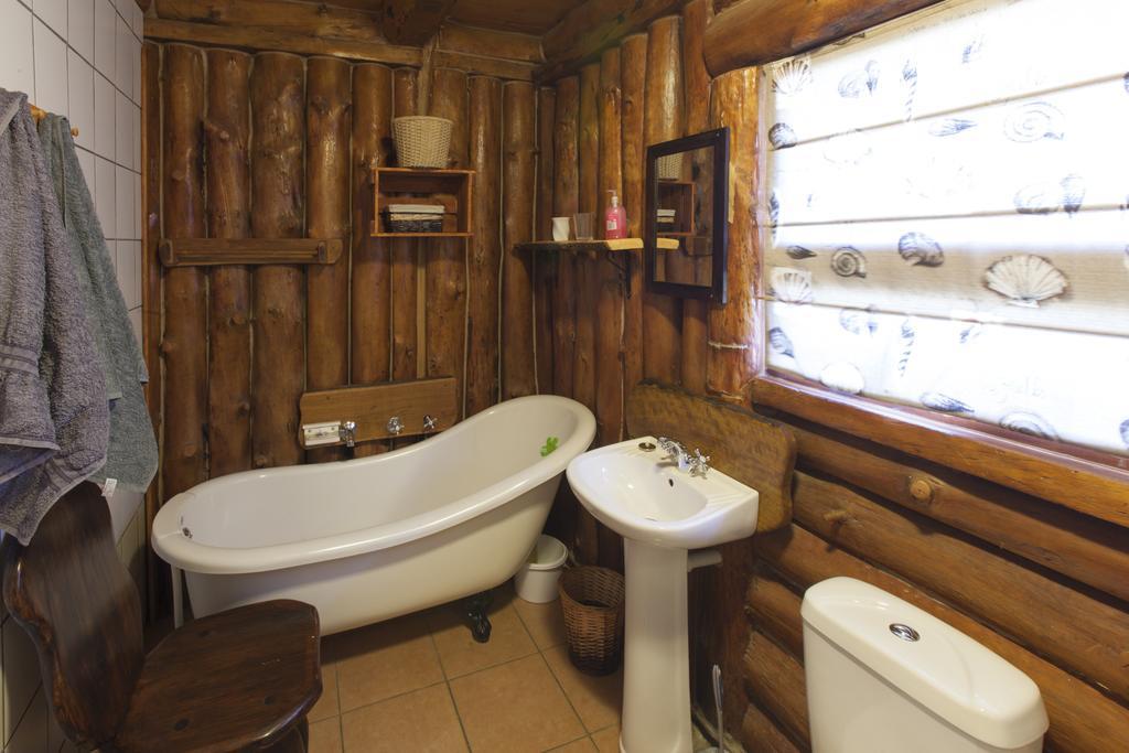 A Log Home At Buffalo Creek Buffeljagsrivier Exterior photo